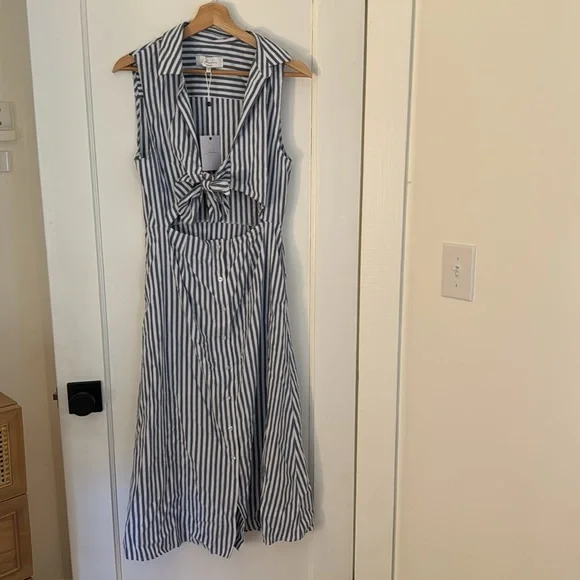 COPY - Blue and white striped dress with belly cut out. Playful and chic.NWT 💙🤍 - Picture 4 of 7